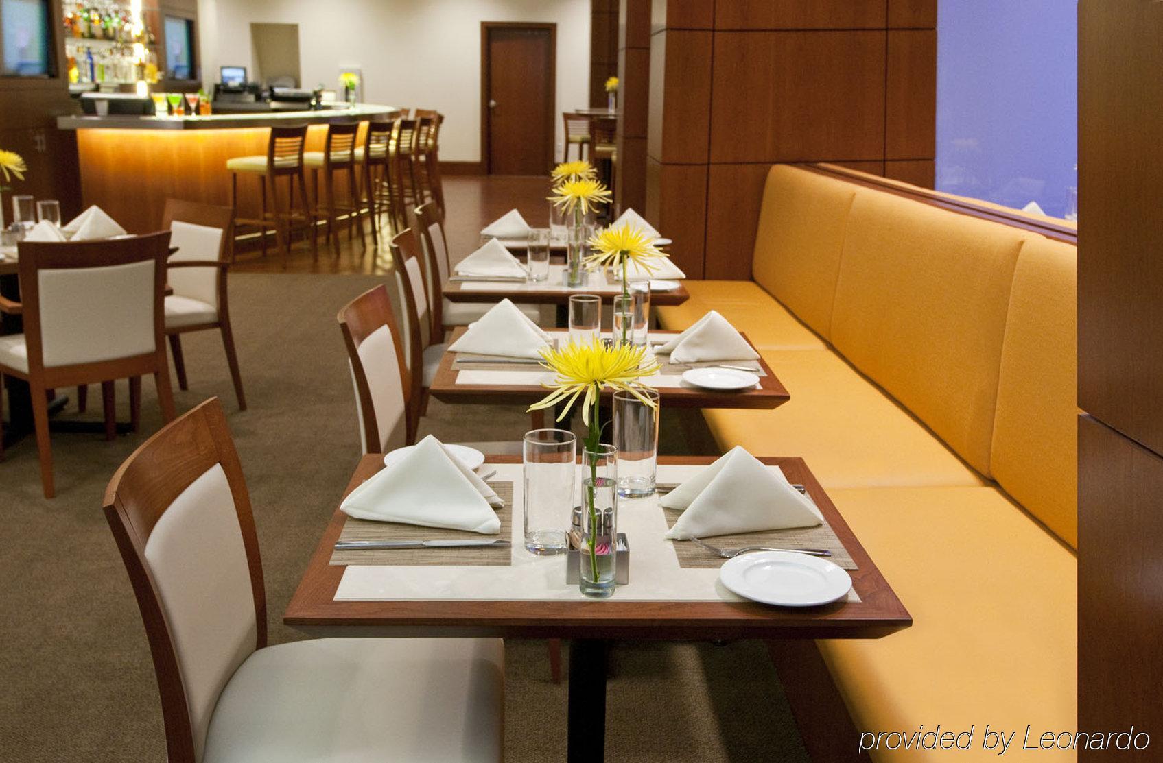 Intercontinental Suites Hotel Cleveland By Ihg מסעדה תמונה
